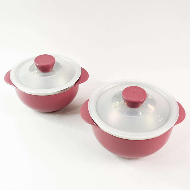 Superior eMart 2 piece serving bowls in red with clear lids for kitchen use