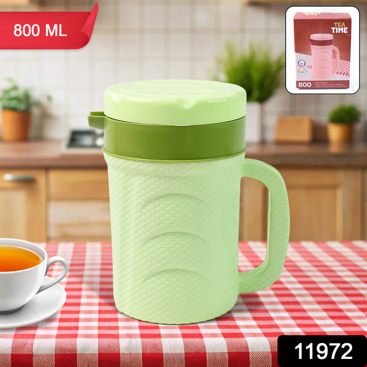 Superior eMart insulated thermos flask 800ml green textured with handle on red checkered table