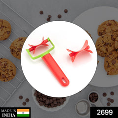 Easy-to-use cookie rolling cutter, perfect for making homemade cookies.