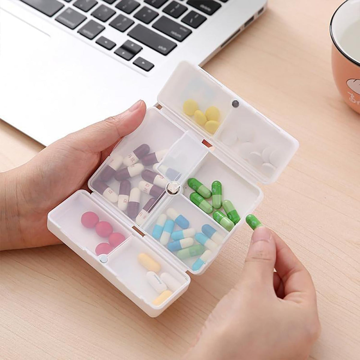 Magnetic Pill Organizer, 7 Compartments Portable Pill Case Travel Pill Organizer - 12733_7com_magnetic_pill_organizer