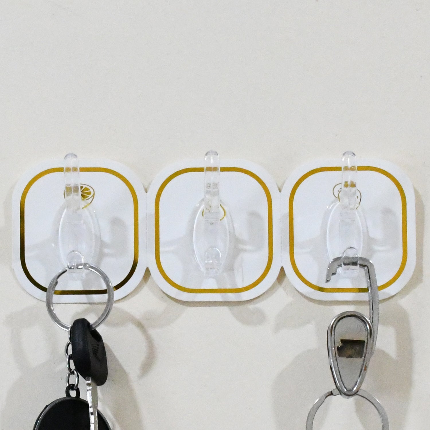 TRANSPARENT ADHESIVE WALL HOOK (6 PCS SET) - 18209_tranparent_adhesive_hook_6pc