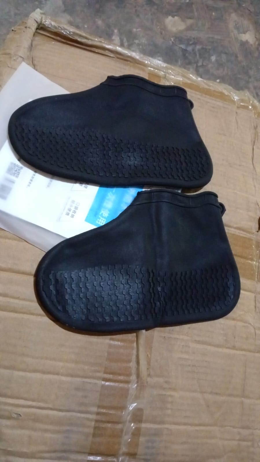 Non-Slip Silicone Rain Reusable Anti skid Waterproof Fordable Boot Shoe Cover (S - 17981_black_sili_shoe_cover_small