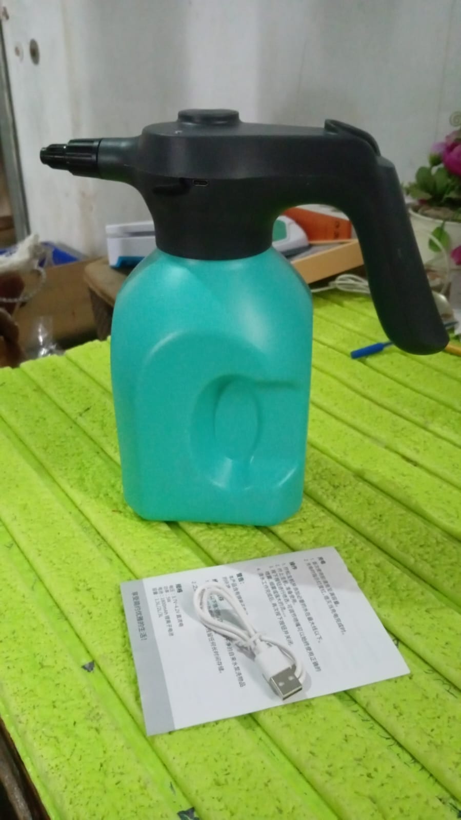 Electric Spray Bottle Garden Sprayer Automatic Watering Can (1Pc / 2Ltr.) - 15053_garden_electric_spray_bottle_2ltr