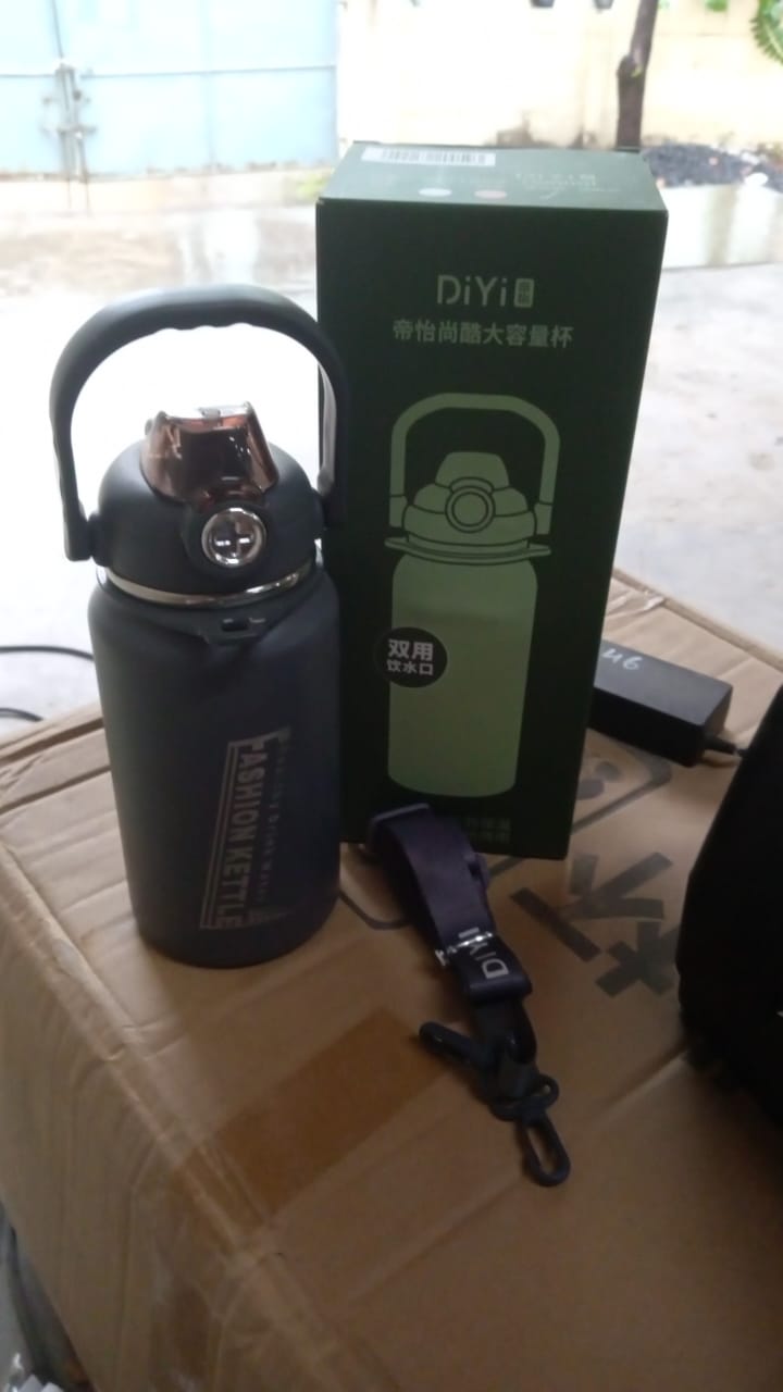 Stainless Steel Vacuum Insulated Water Bottle with Handle & Adjustable Strap (10 - 13218_ss_insulated_bottle_1000ml_no9