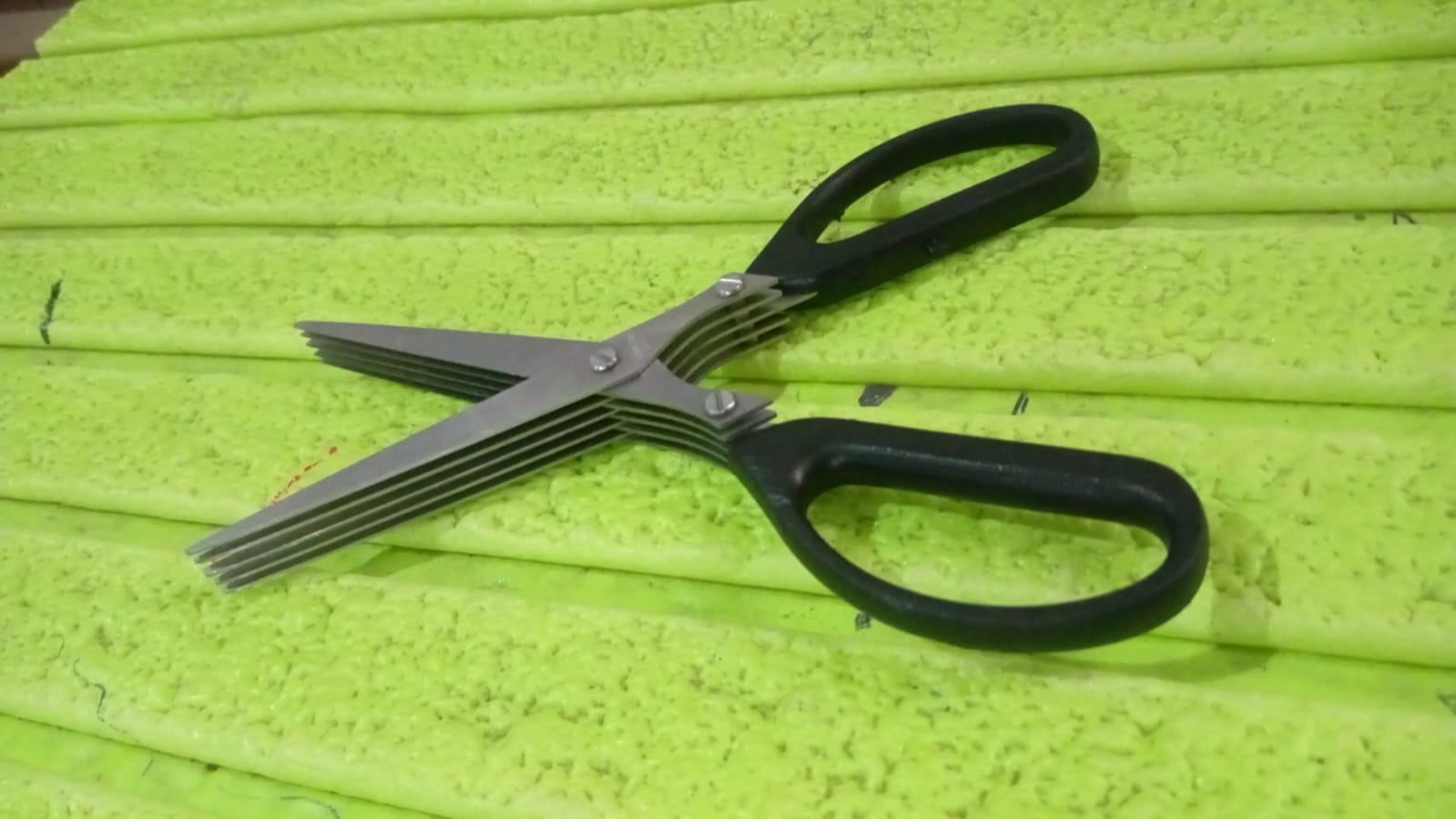 Multifunction Vegetable Stainless Steel Herbs Scissor with 5 Blades (1 Pc) - 10128_5_blade_herb_scissor_1pc_no14