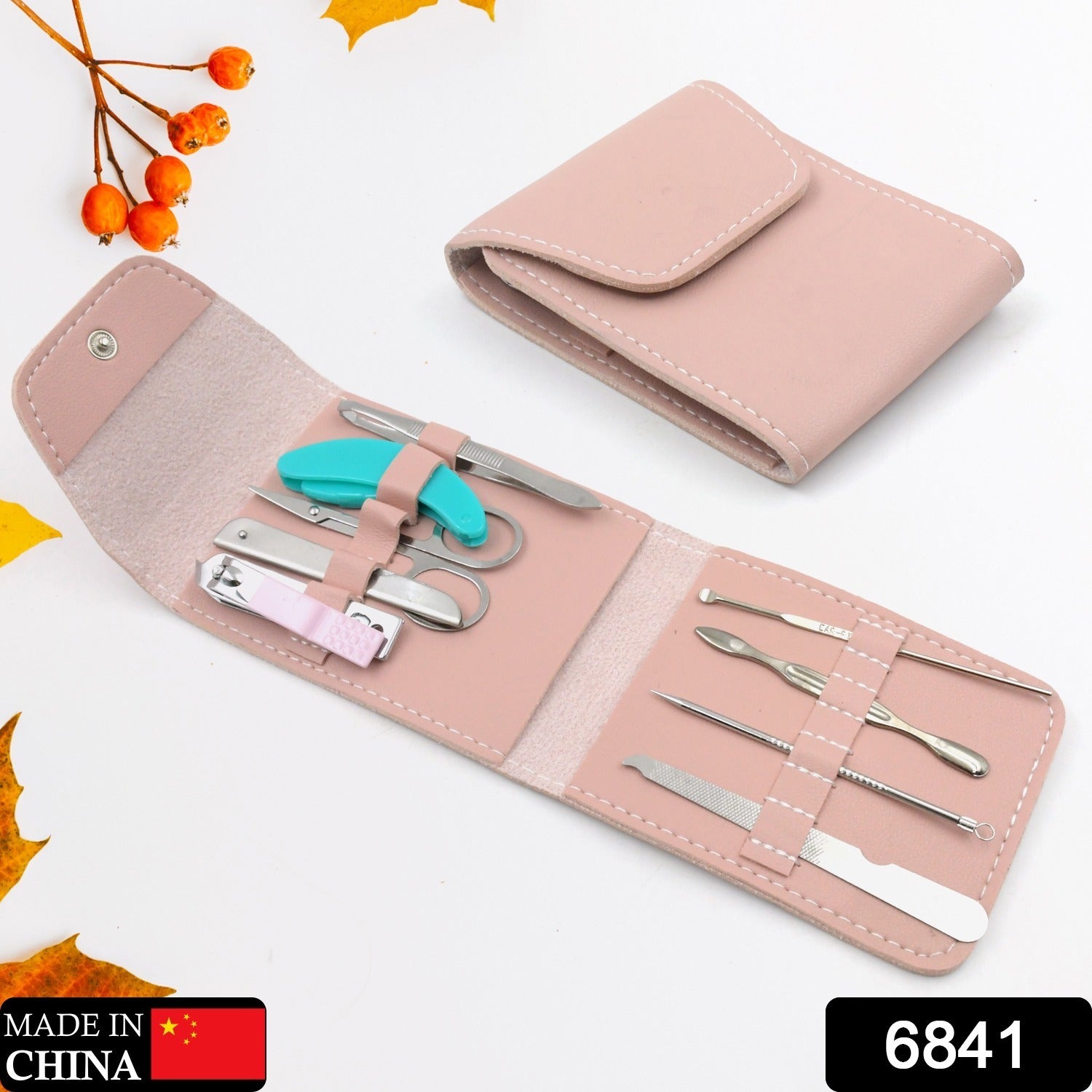 Manicure set with stainless steel clippers