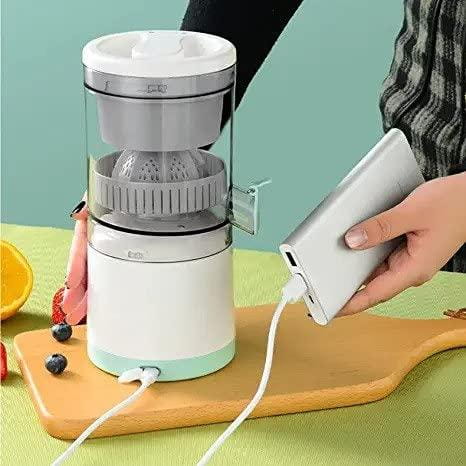 Electric Citrus Juicer: Ideal for juicing halved citrus fruits