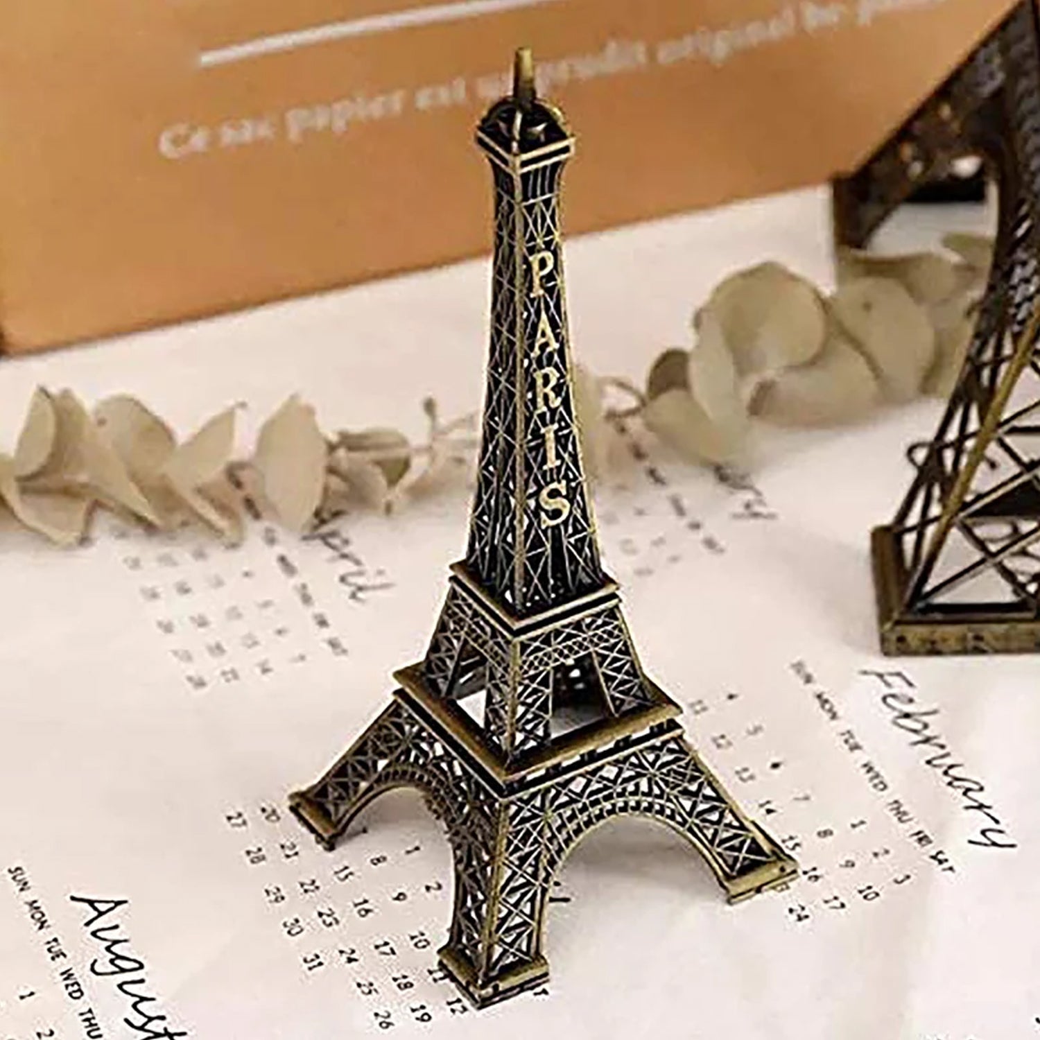 Eiffel Tower metal showpiece