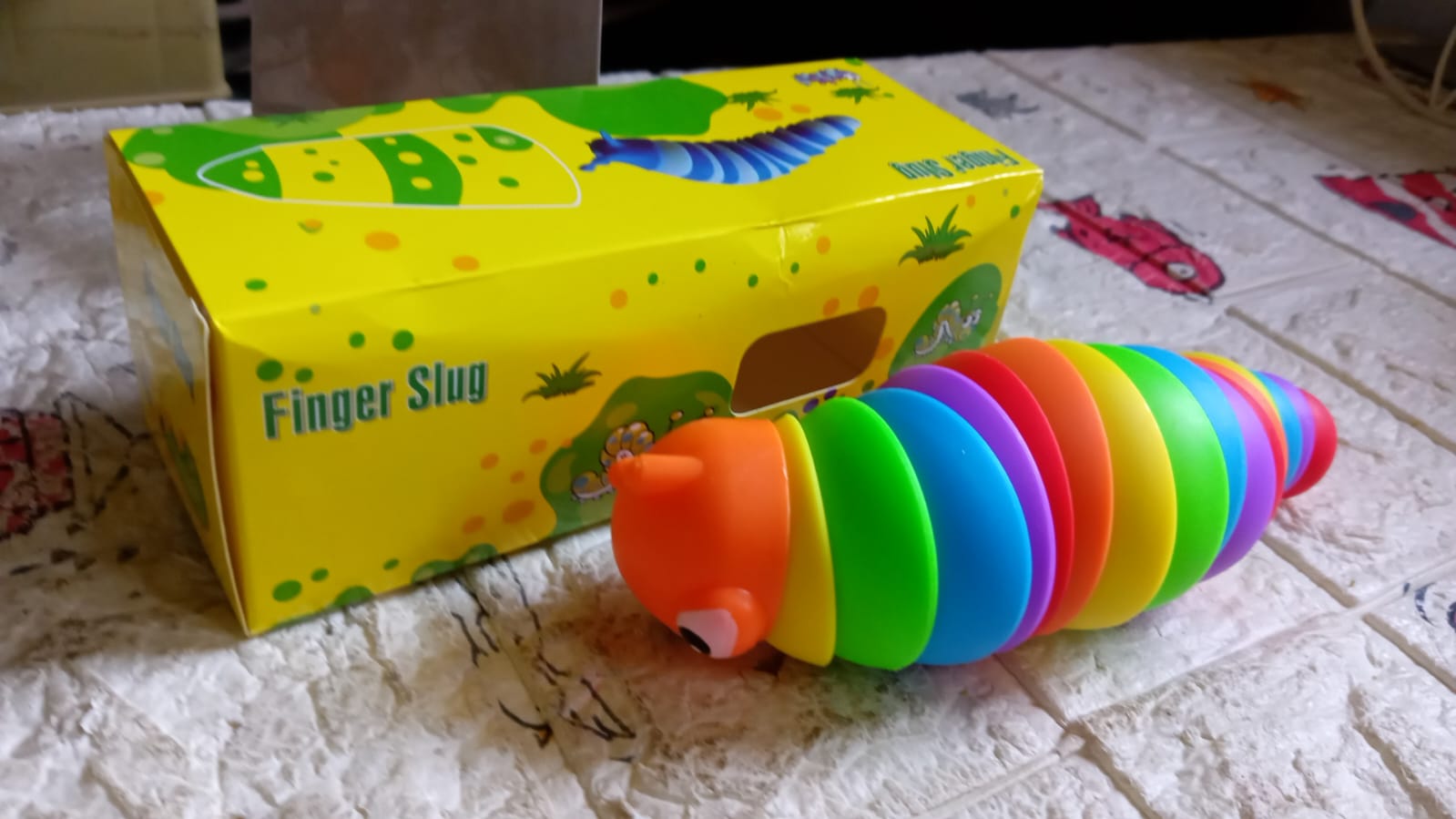 3D Rainbow Color Plastic Slug Fidget Toys, Stress Relieving Toy, Sensory Slug To - 17594_plastic_finger_slug_toy