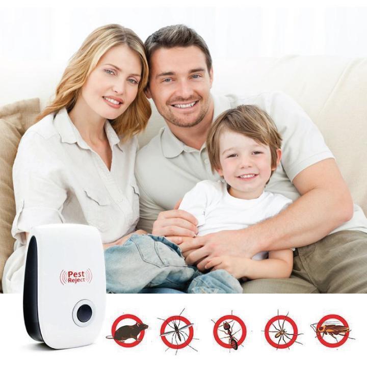 Home pest repeller for rodents and insects using ultrasonic sound