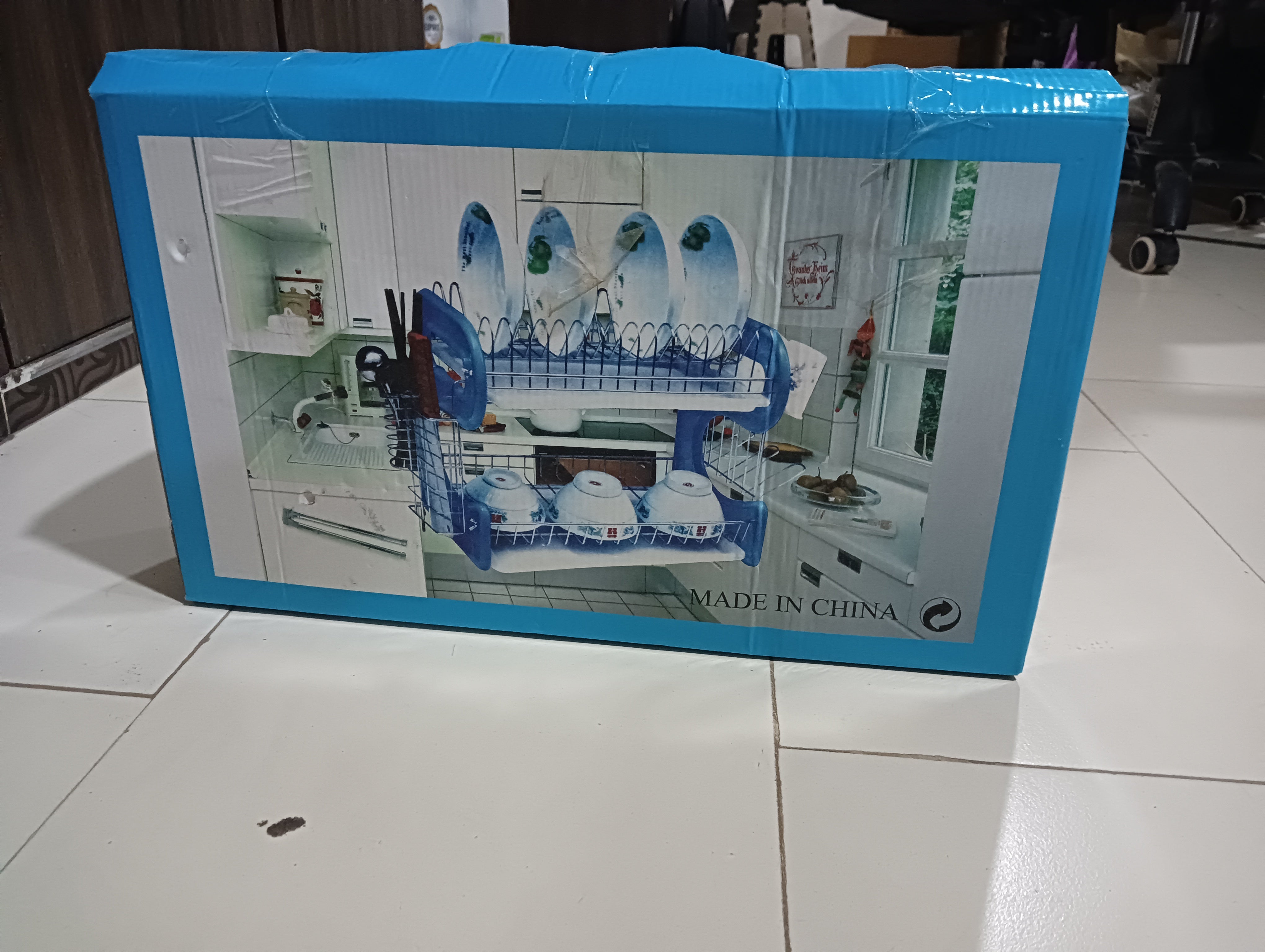 Dish rack for kitchen with cup and cutlery holder