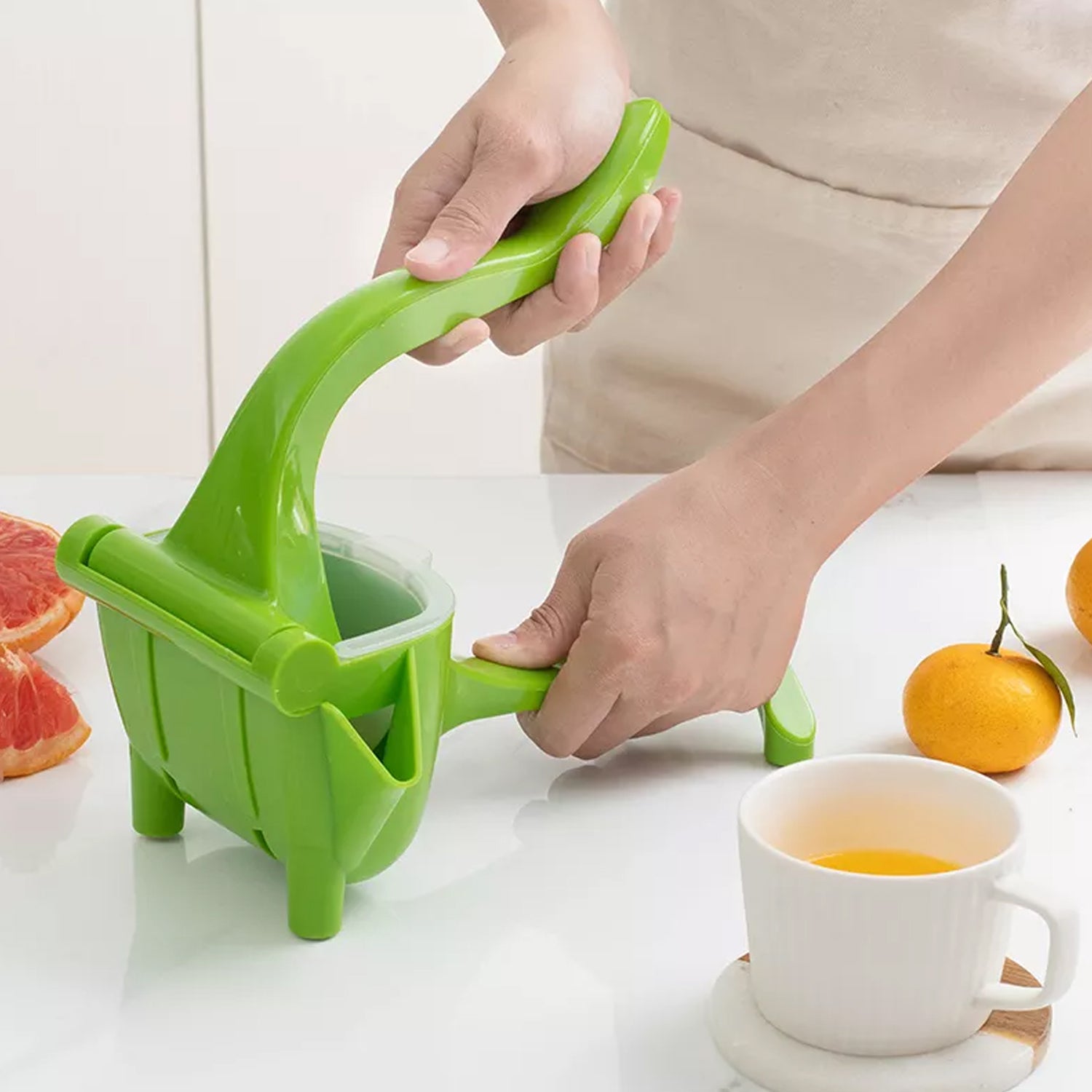 Hand Press Squeezer / Juicers (Multicolour)