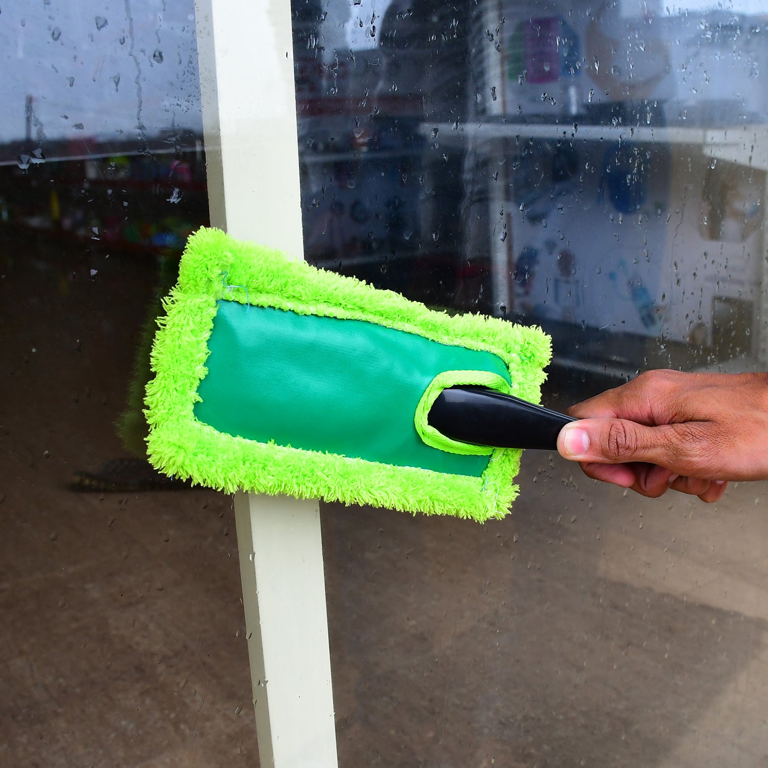 Microfiber Cleaning Brush for Dusting or Polishing