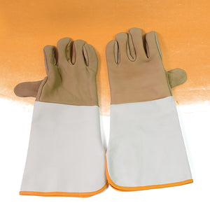 Durable big garden work gloves designed for effective hand protection while gardening