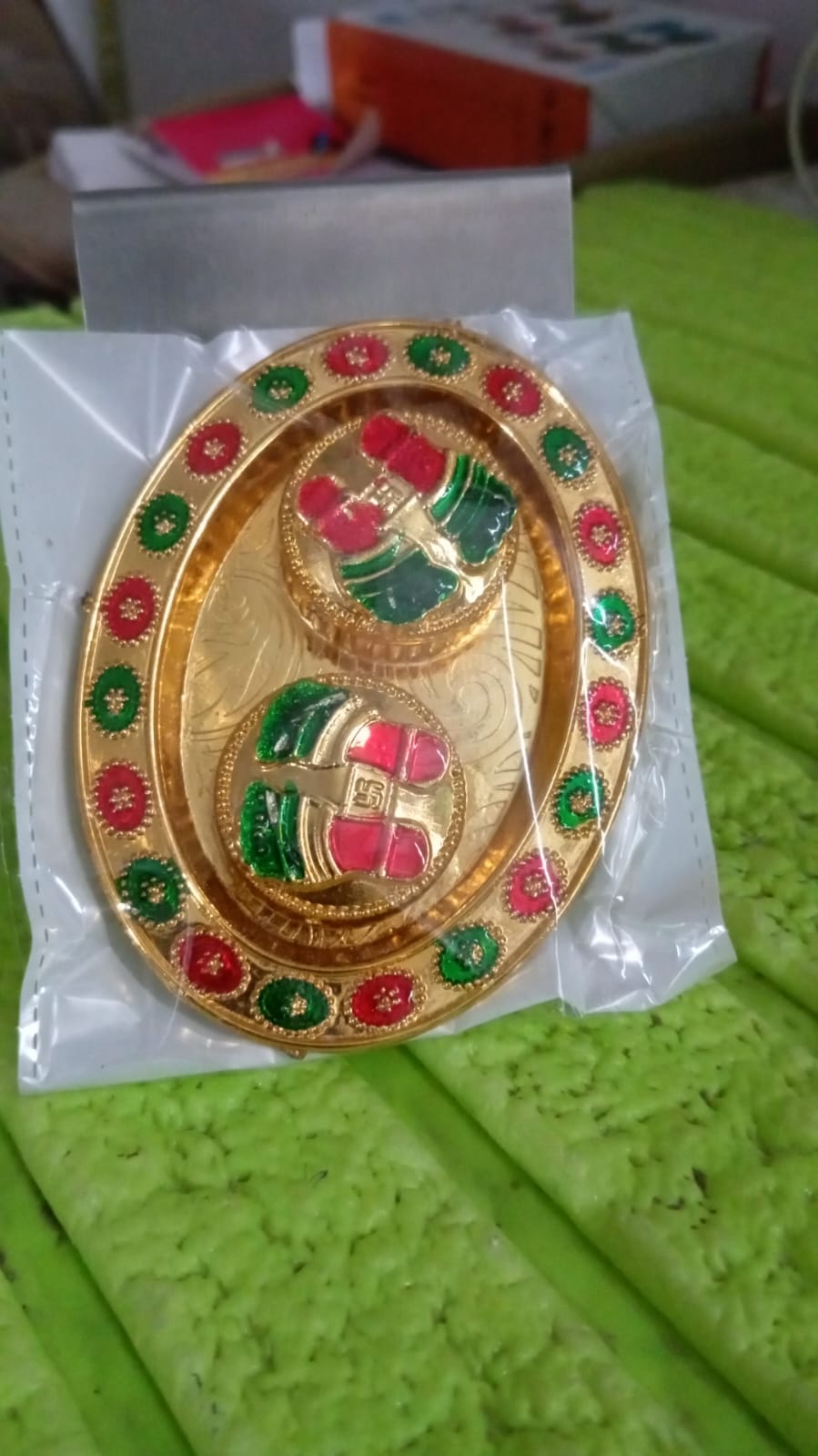 ओवल शेप स्पेशल पूजा थाली (1 पीस / मिक्स डिज़ाइन) - 5889_oval_shape_kumkum_dish_no6