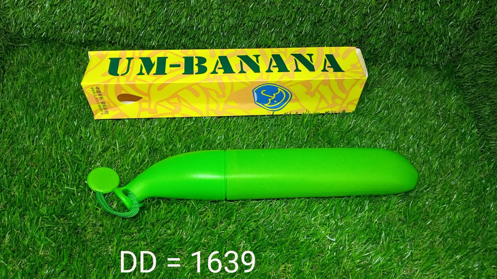 Compact foldable umbrella, banana shape, stylish design.