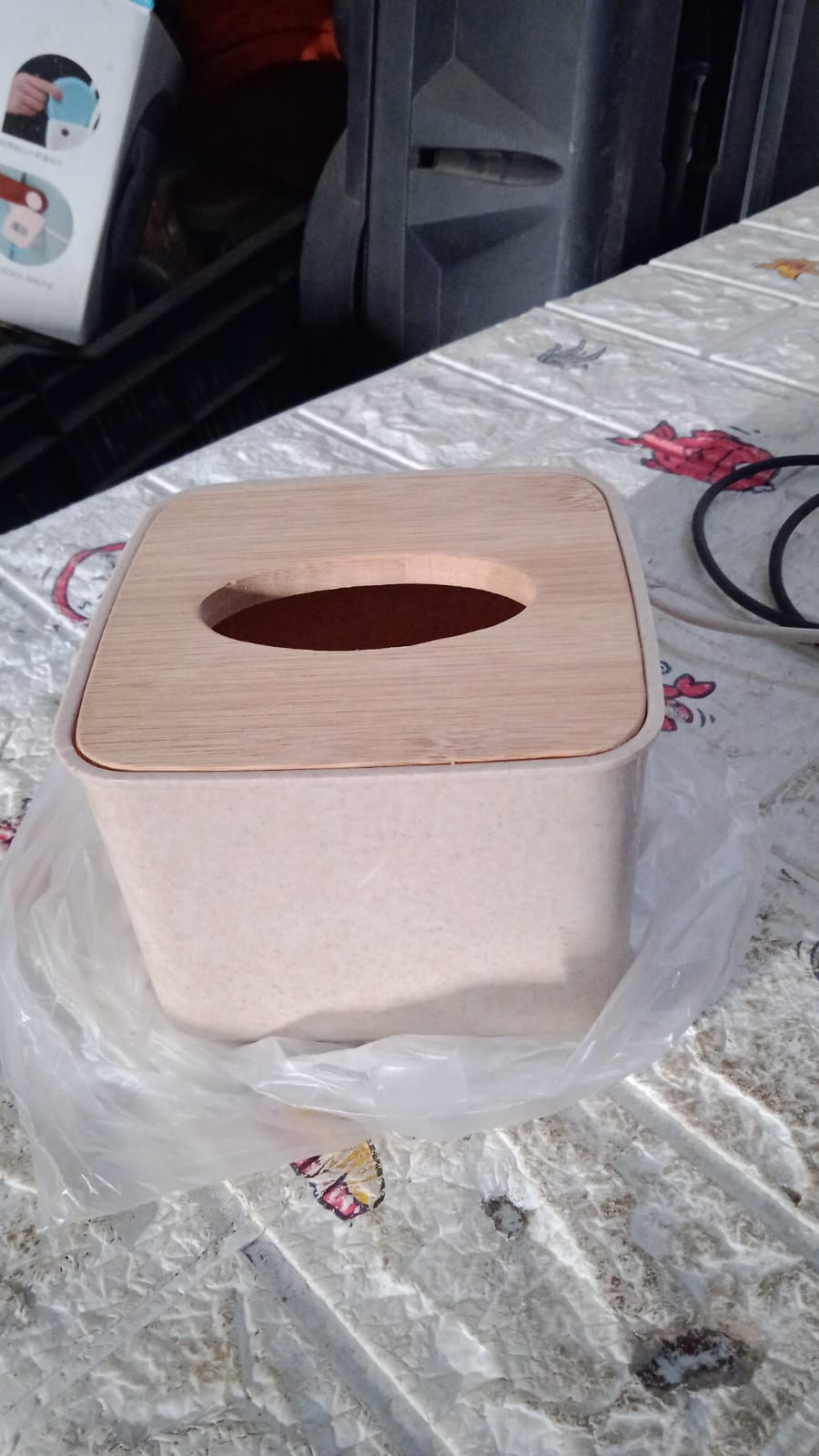 Tissue Box Desktop Stand Bamboo Tissue Cover Box Rectangular Paper Towel Holder  - 8846_tissue_box_with_wooden_lid