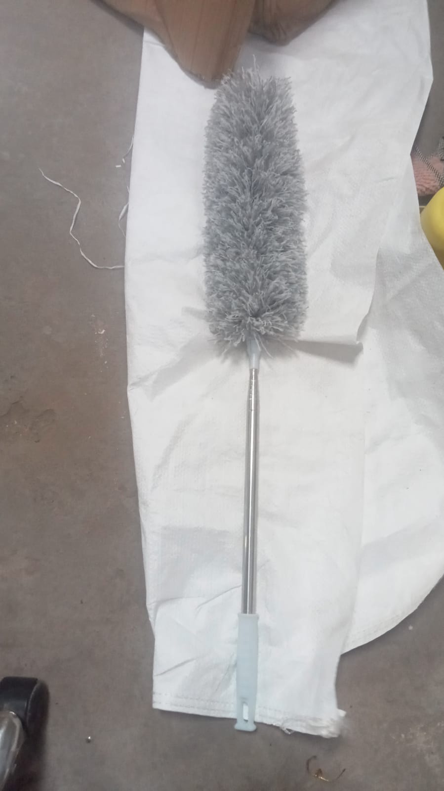 Microfiber Dusters for Cleaning, Telescoping Feather Duster with 100 inches Exte - 1279_microfiber_telescoping_duster