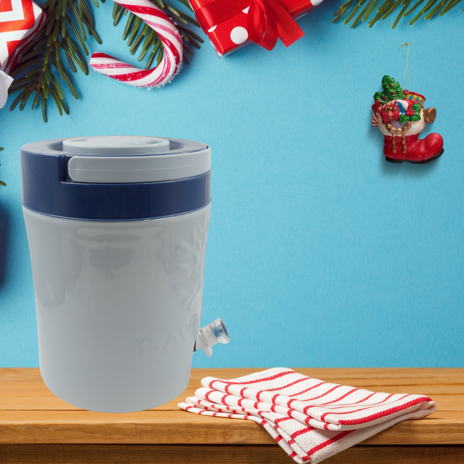 Superior eMart insulated water jug with tap, perfect for keeping beverages cold at gatherings