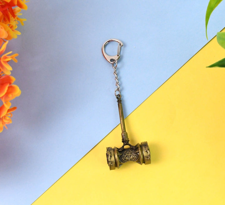 Vintage style durable metal keychain shaped like a gavel for unique home decor