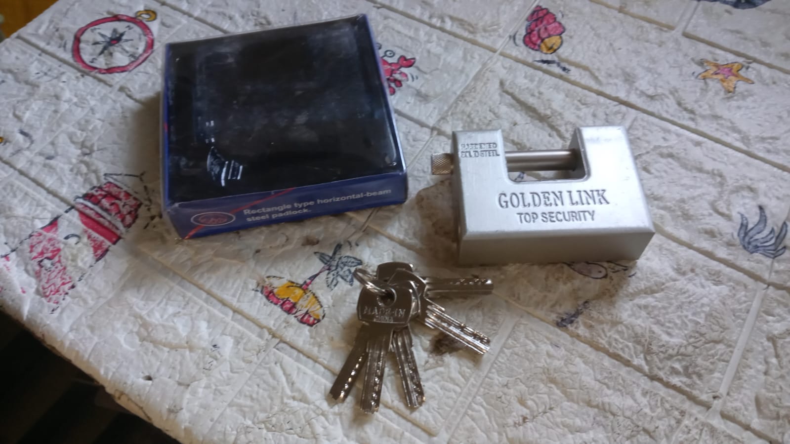 94mm Stainless Steel Padlock: Rectangular, Hardened Steel, 5 Keys - 9323_steel_pad_lock_94mm