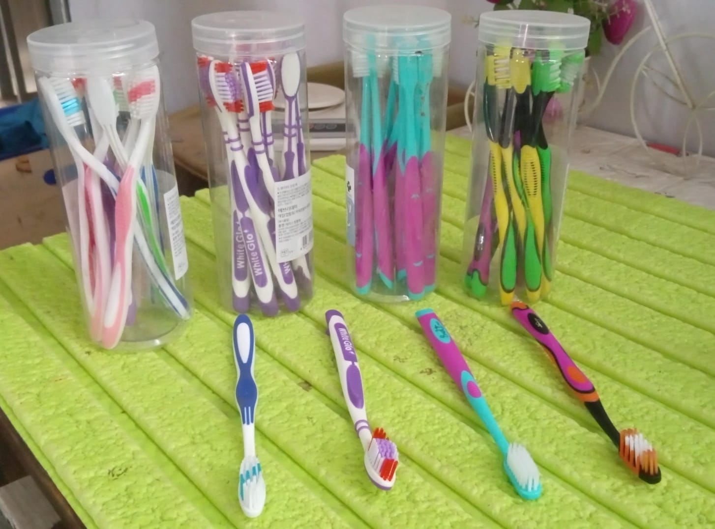 Soft Toothbrush With Plastic Round Box (10 pcs Set / Mix Color)  - 13094_mix_soft_toothbrush_10pc_no35