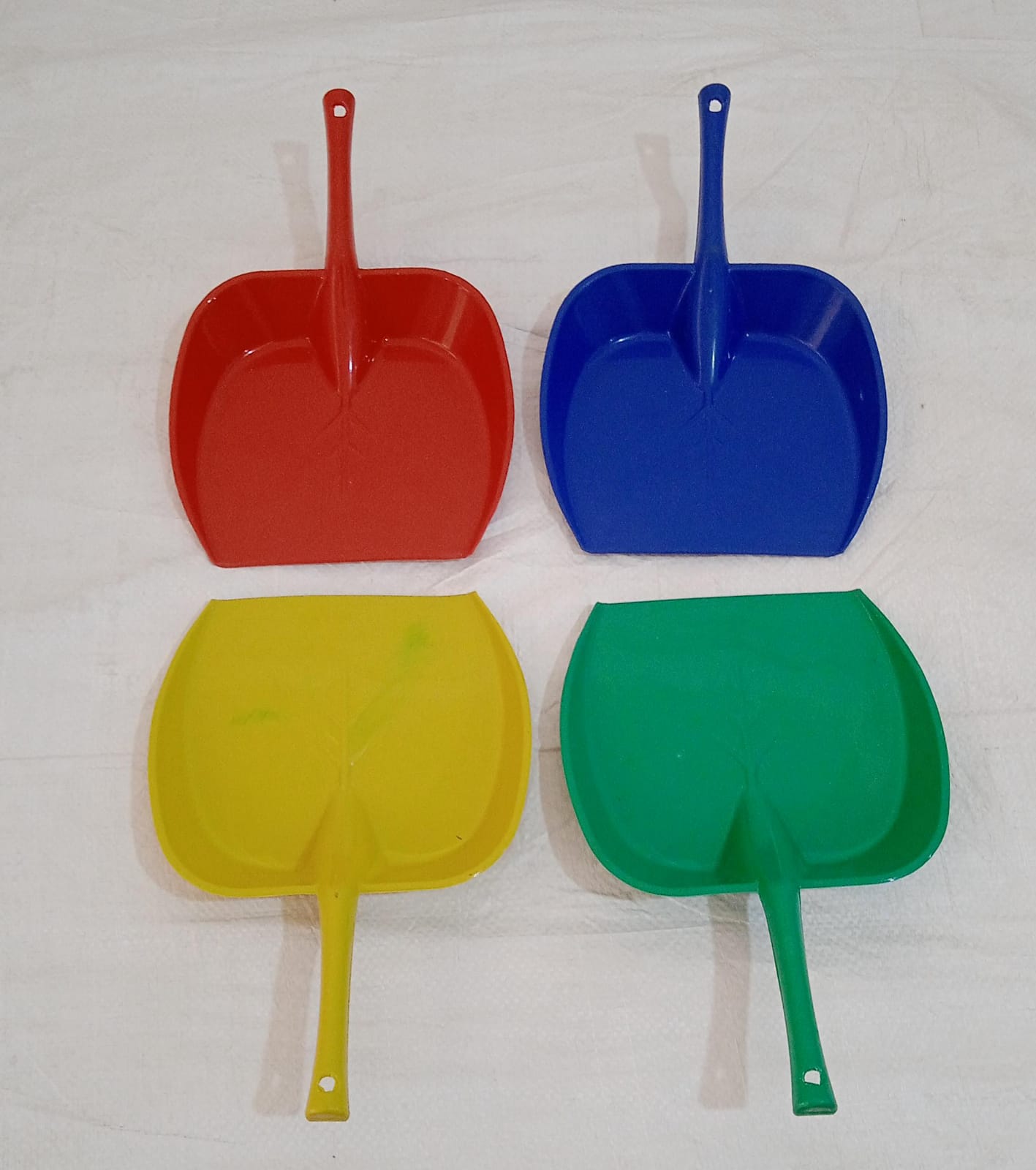 Dustpan with Long Handle, Dust Collection Dust Pan Tray for Kitchen, Home, Offic - 8732_plastic_dustpan_1pc