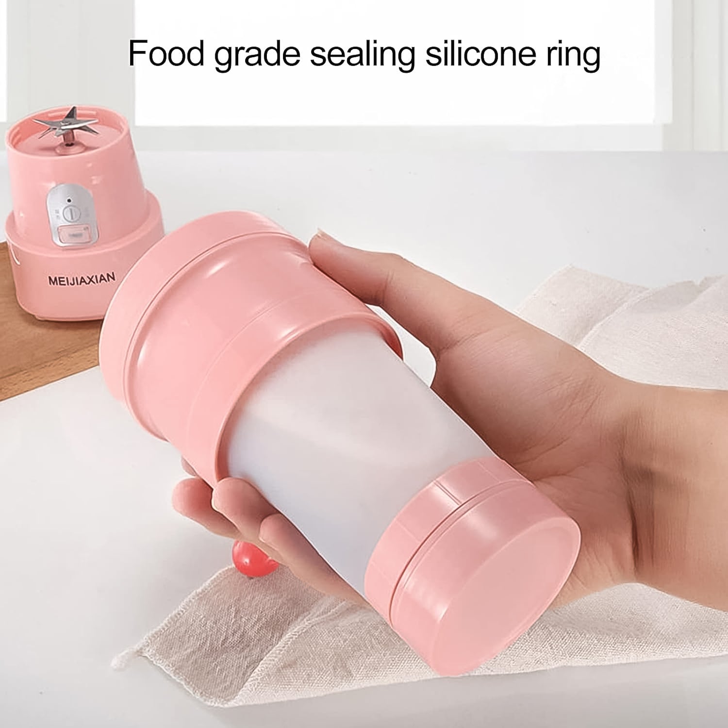 Foldable electric juicer blender with a food-grade sealing silicone ring for easy handling