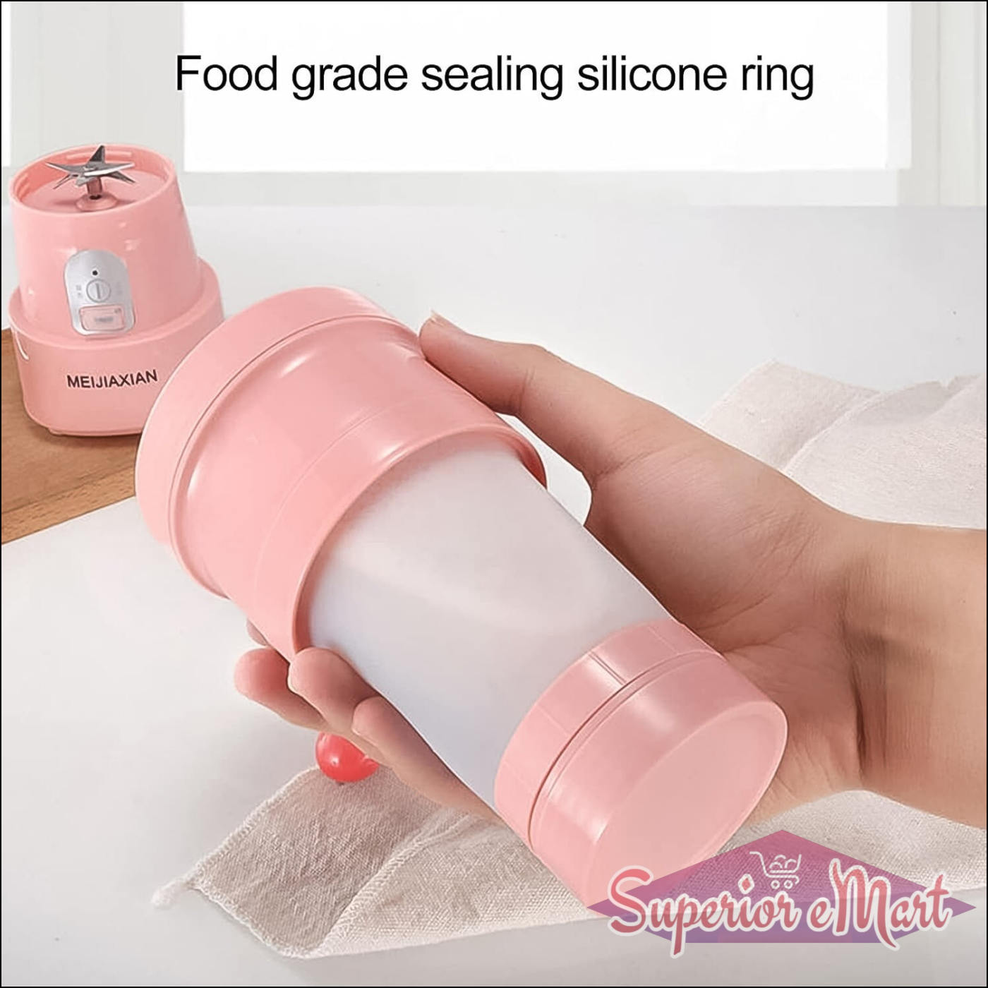 Foldable electric juicer blender with a food-grade sealing silicone ring for easy handling