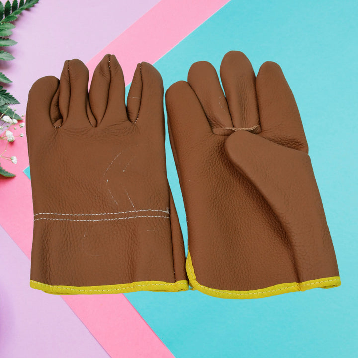 Heavy duty gardening gloves in brown with reinforced stitching for tough gardening tasks