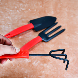 3 piece gardening tool kit with ergonomic handles for efficient planting and weeding