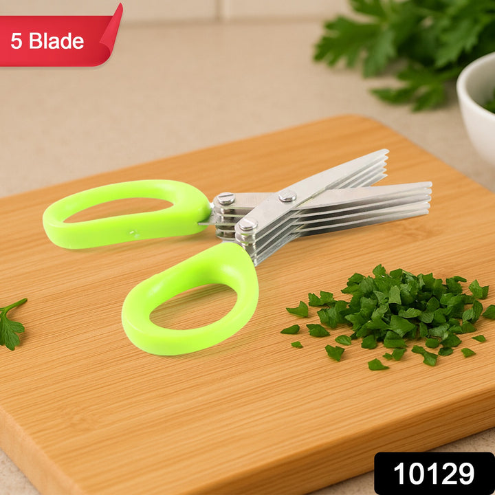 Superior eMart 5-blade kitchen scissors with green handles chopping herbs on wooden cutting board