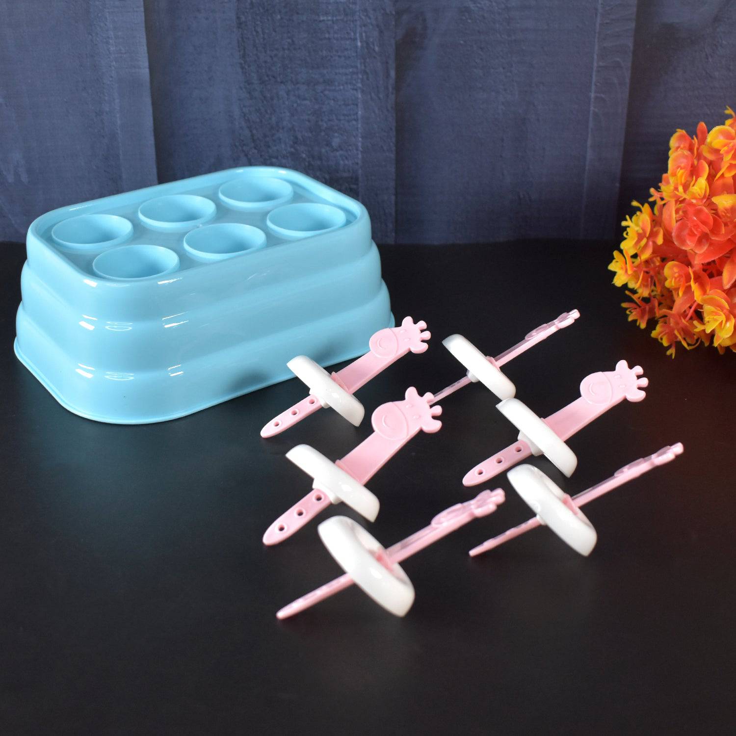 6 Cavity Popsicle Molds Plastic Giraffe Shape Ice Moulds (1 Pc) - Superior eMart