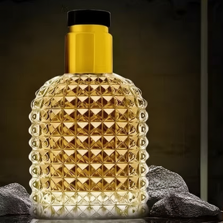 Elegant luxury unisex perfume long-lasting in a diamond-patterned bottle for a sophisticated fragrance experience