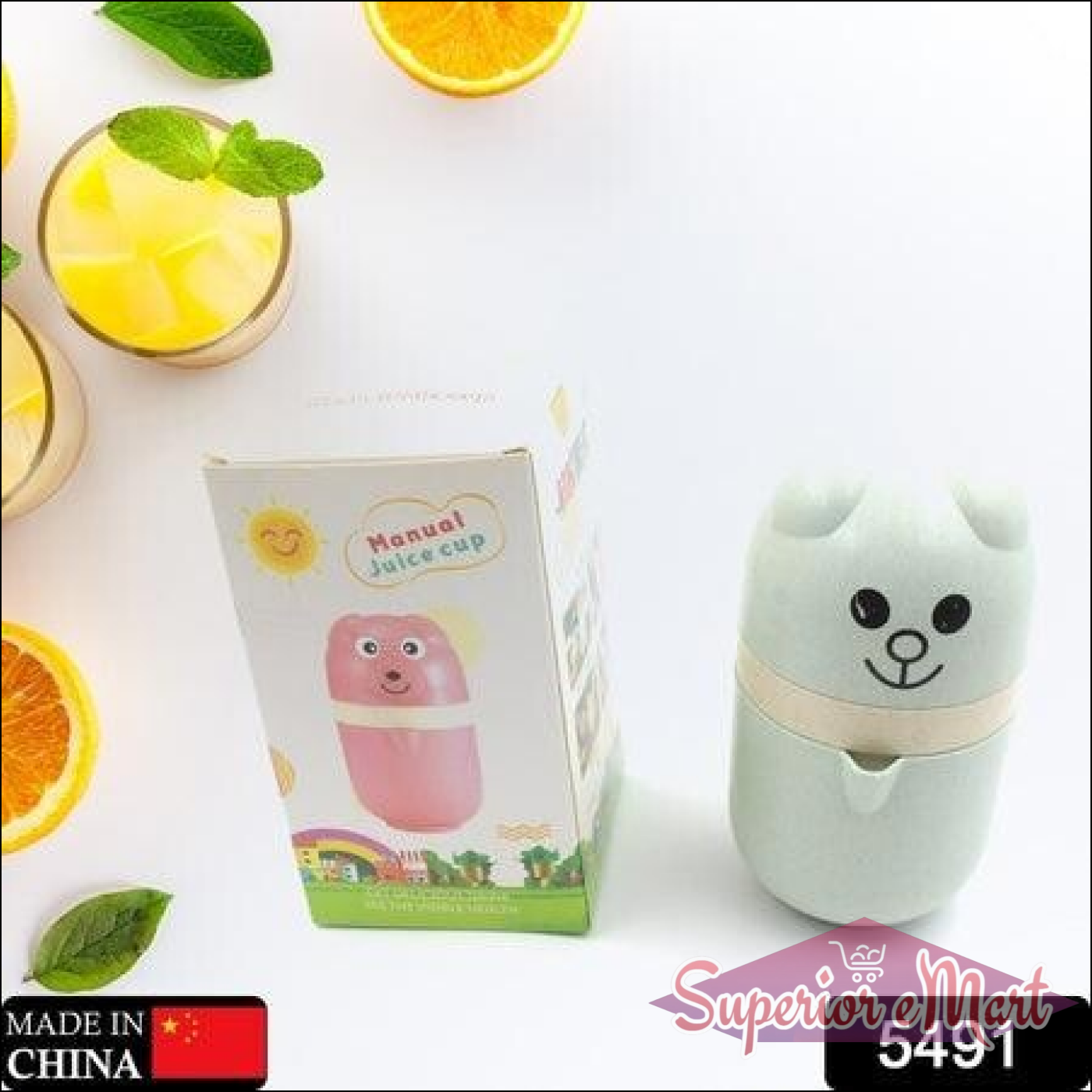 Manual citrus juicer in cute bear design with packaging, ideal for kitchen use and juicing fresh fruits
