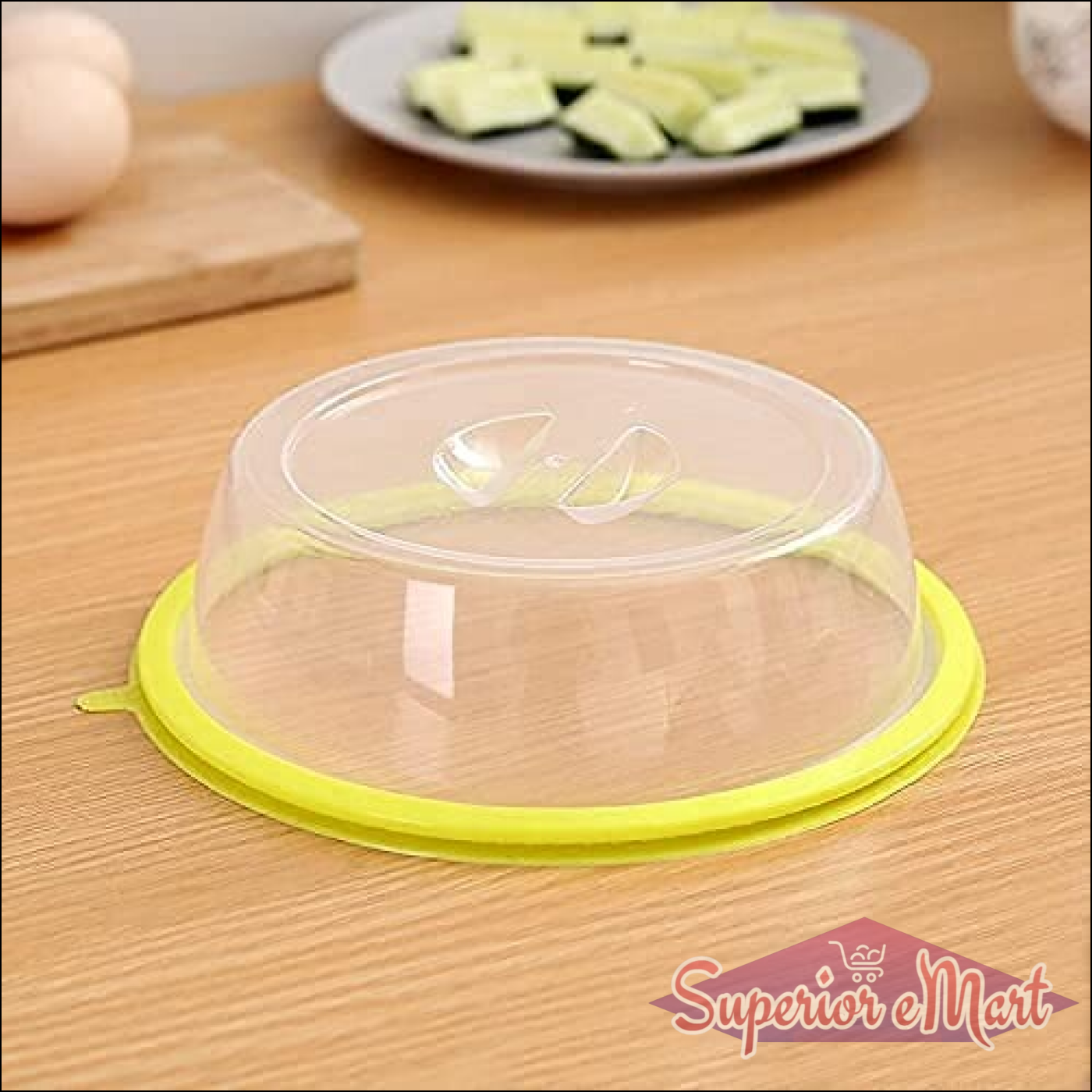 Microwave food cover splatter lid in clear plastic with a yellow rim for mess-free microwaving