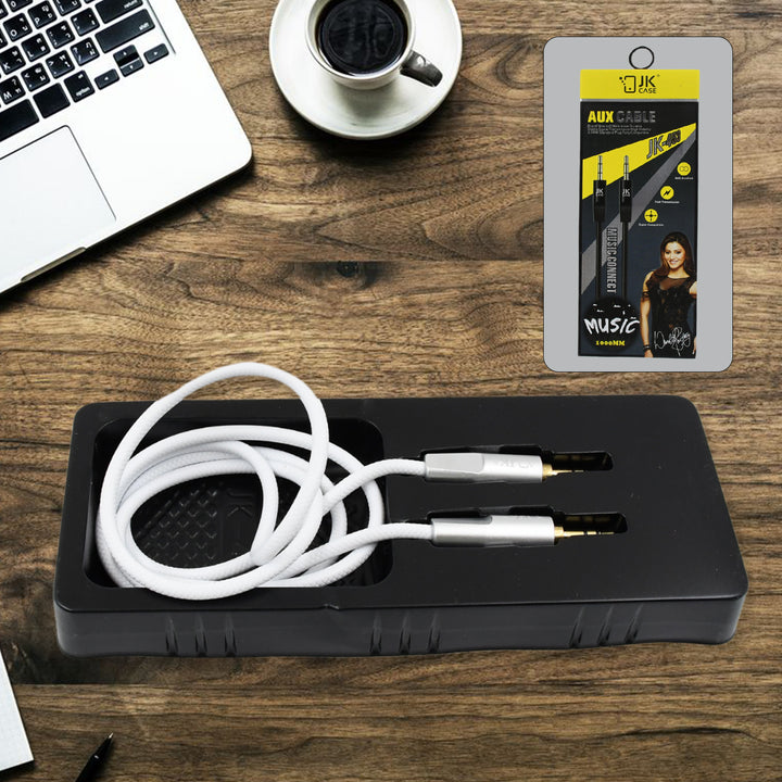 Mobile tablet aux cable 1000mm in white with gold connectors for high-quality audio connection