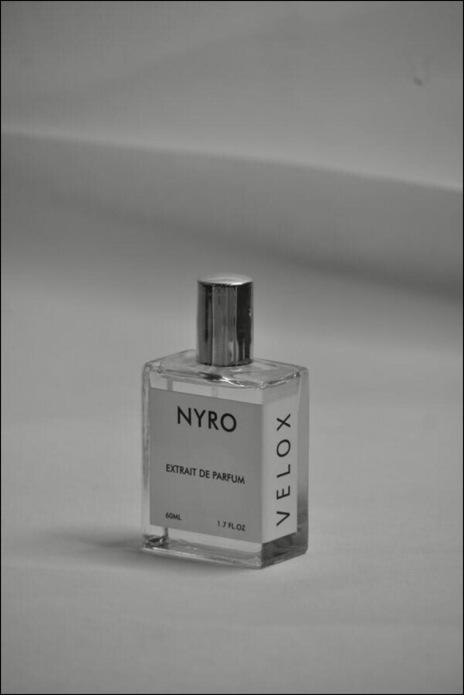 Nyro Velox Extrait de Parfum Bottle with Sleek Design for Fragrance Enthusiasts