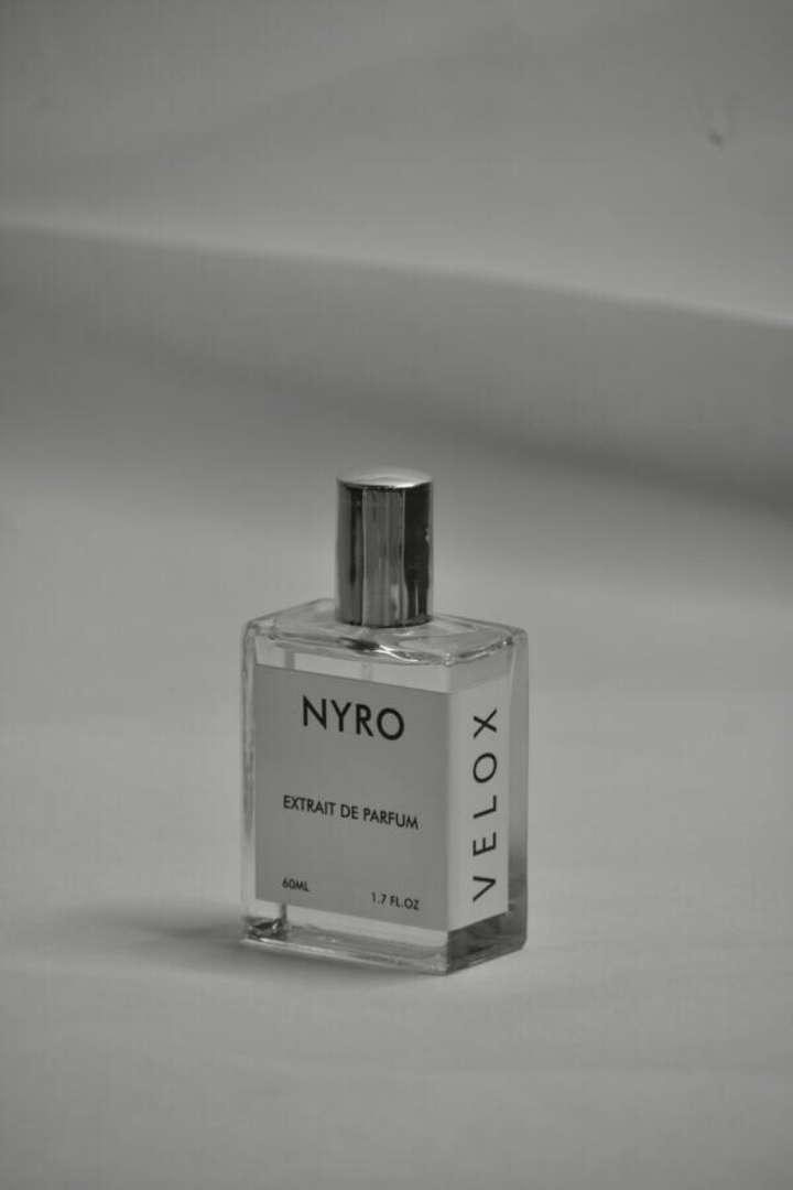 Nyro Velox Extrait de Parfum Bottle with Sleek Design for Fragrance Enthusiasts