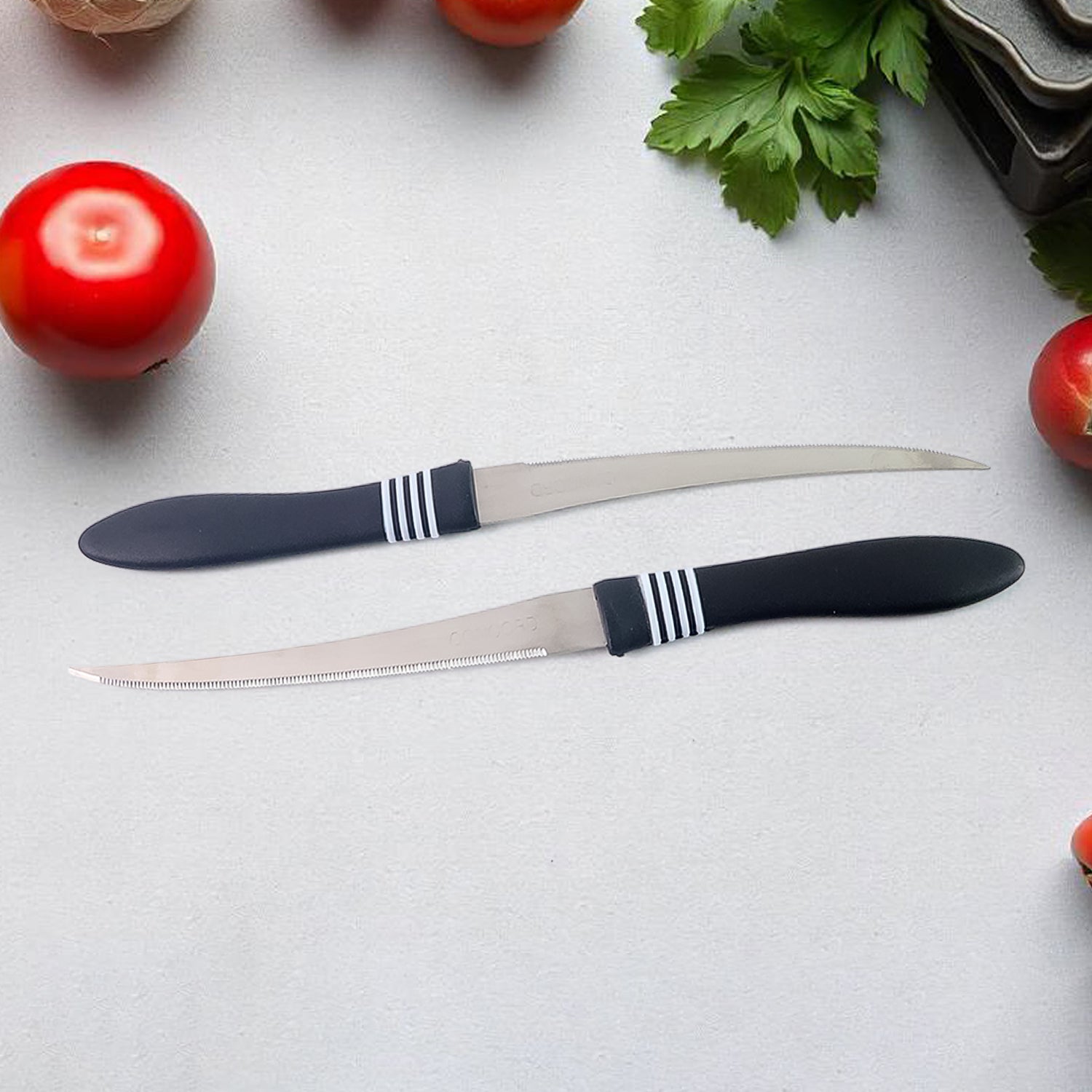 प्रीमियम किचन नाइफ सेट with ergonomic handles for comfortable slicing and chopping in the kitchen