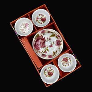 Elegant pudding serving set for home with floral design, includes one large dish and four small bowls
