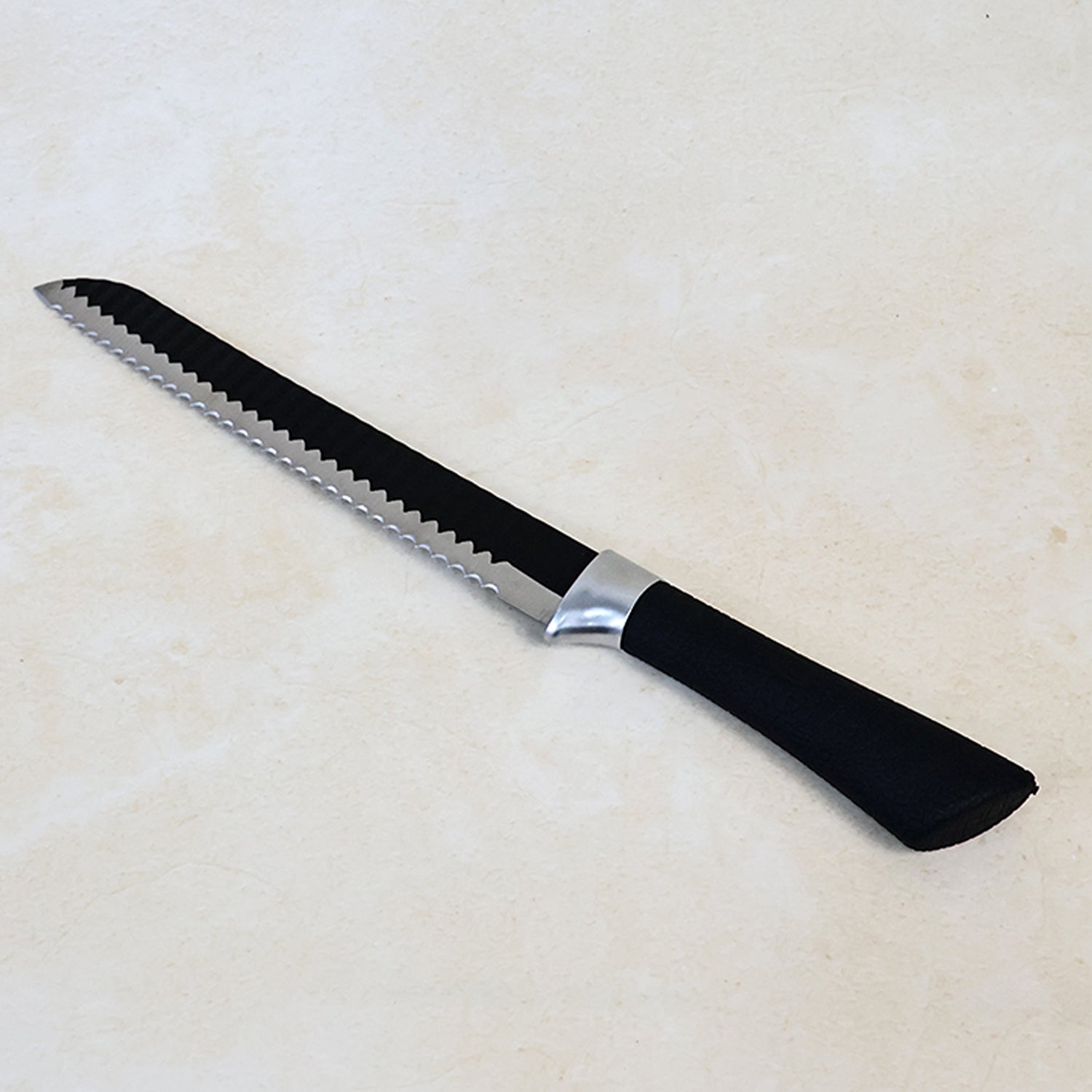 32 Cm Serrated Bread Knife With Ergonomic Handle
