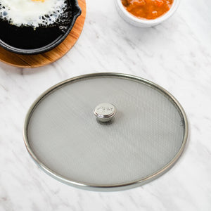 Stainless steel mesh splatter screen for frying with sturdy handle and durable design