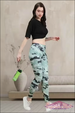 Stylish girls leggings in camouflage print, perfect ankle fit jeggings for women