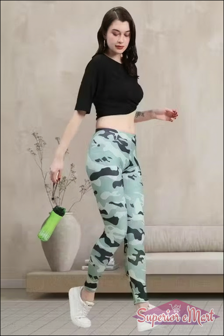 Stylish girls leggings in camouflage print, perfect ankle fit jeggings for women