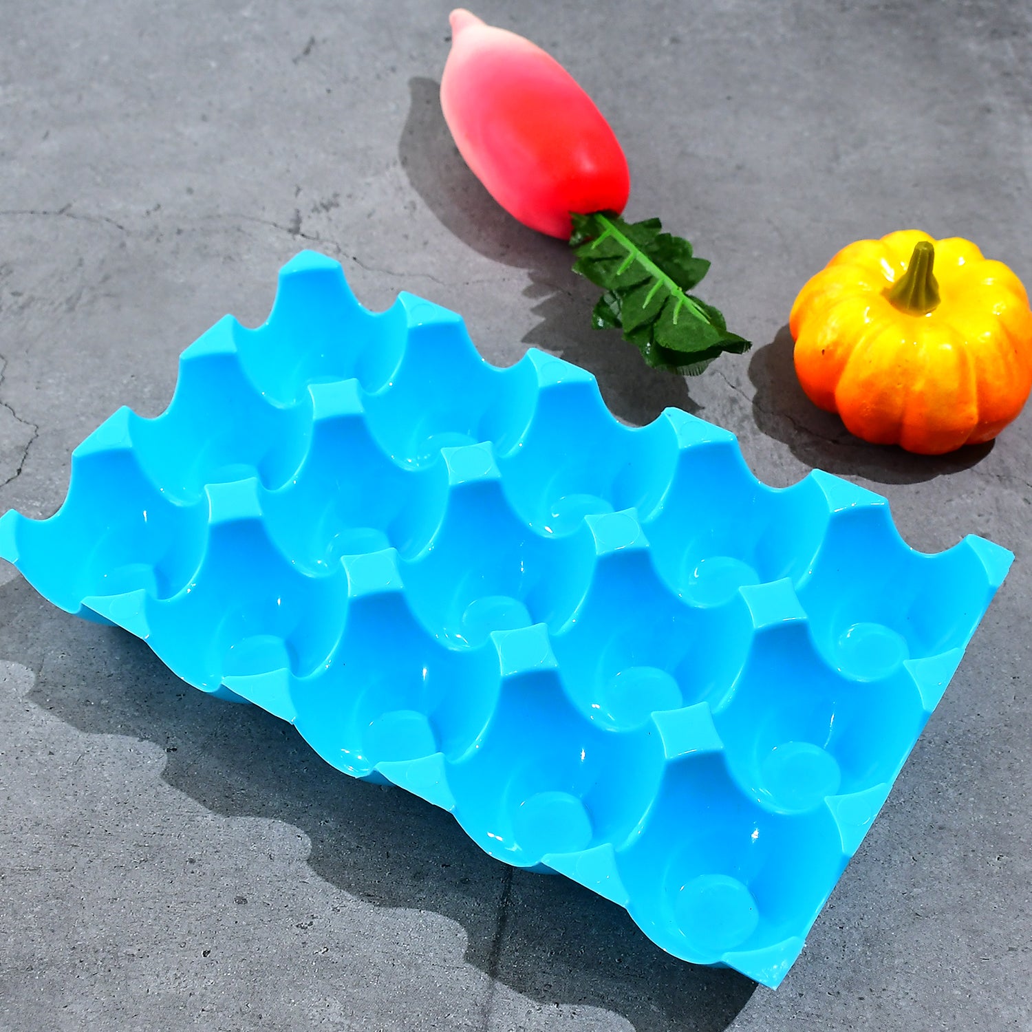 Superior eMart Egg Tray for 15 Eggs - Durable & Convenient